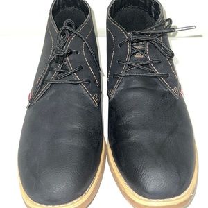 Levi’s  Comfort Men’s Casual Black synthetic Upper lace up Size 8 EUC
